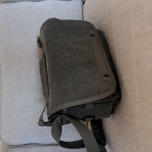 thinkTANK retrospective 7M camera bag like New